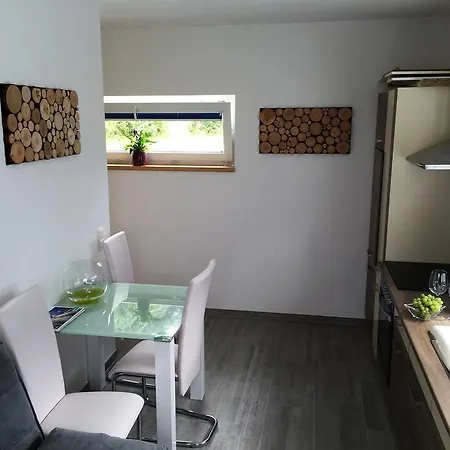 Maya Apartment *